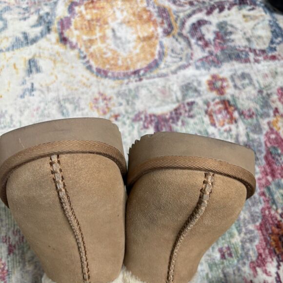 UGG New Heights Cozy Clogs - Picture 9 of 11